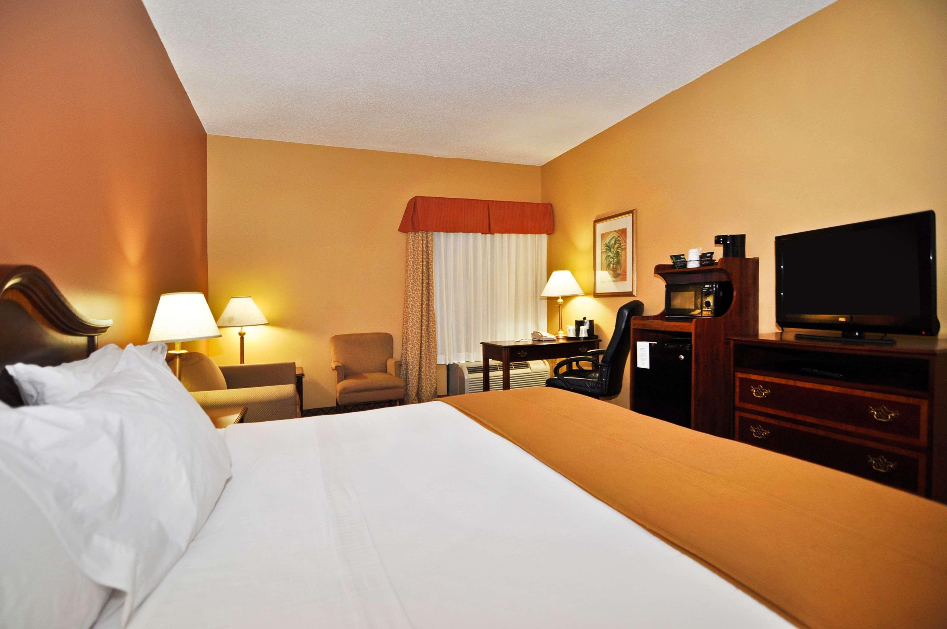 Best Western Plus Madison Bilik gambar